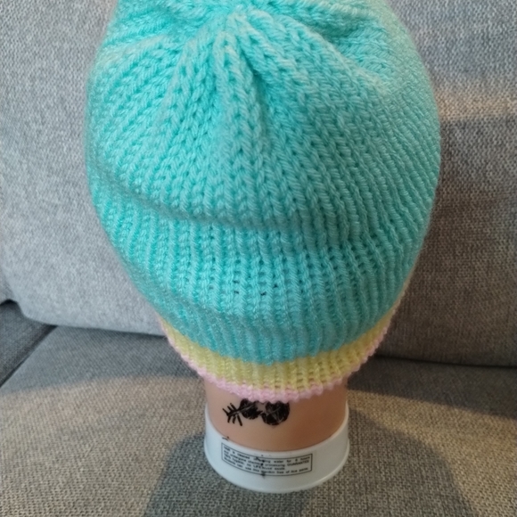 Knitted hat - Picture 3 of 3